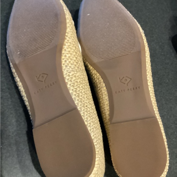 Katy Perry Collections Women's Tan and White Floral Loafers - Picture 5 of 5